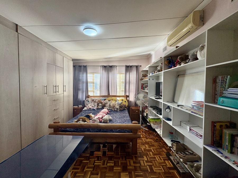 4 Bedroom Property for Sale in Protea Heights Western Cape